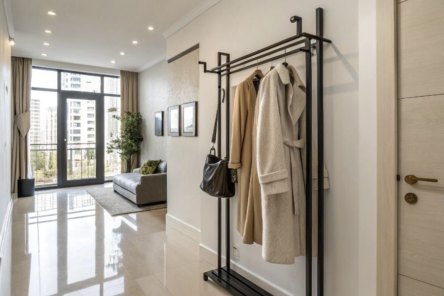 1130-choosing-wall-coat-rack-essentials Как выбрать идеальную настенную вешалку для вашего интерьера