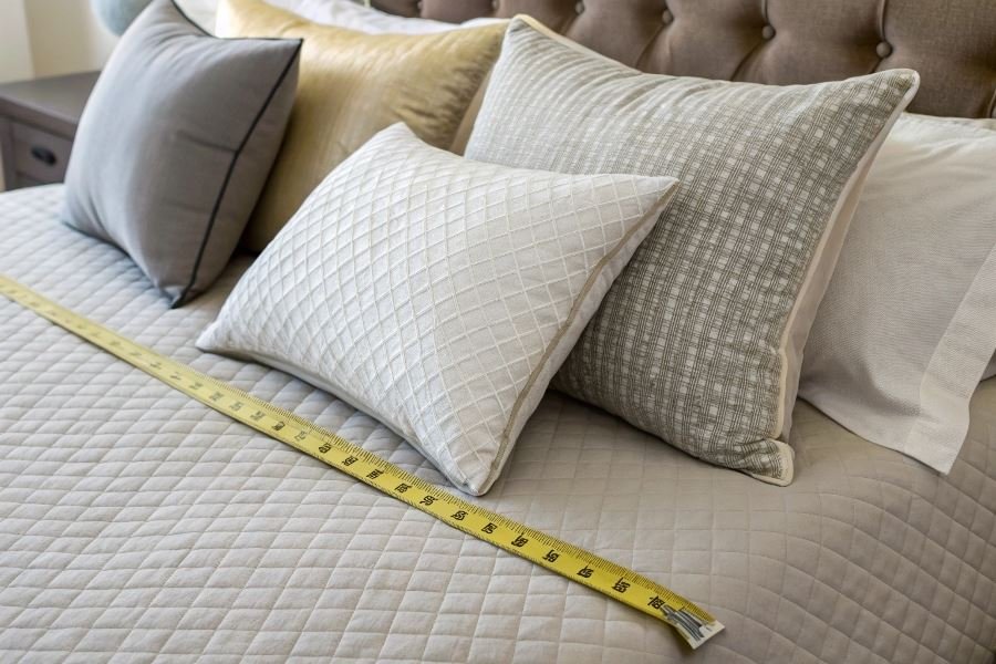 1200-perfect-pillow-size-for-quality-sleep Размеры подушек: как выбрать идеальную для вашей кровати
