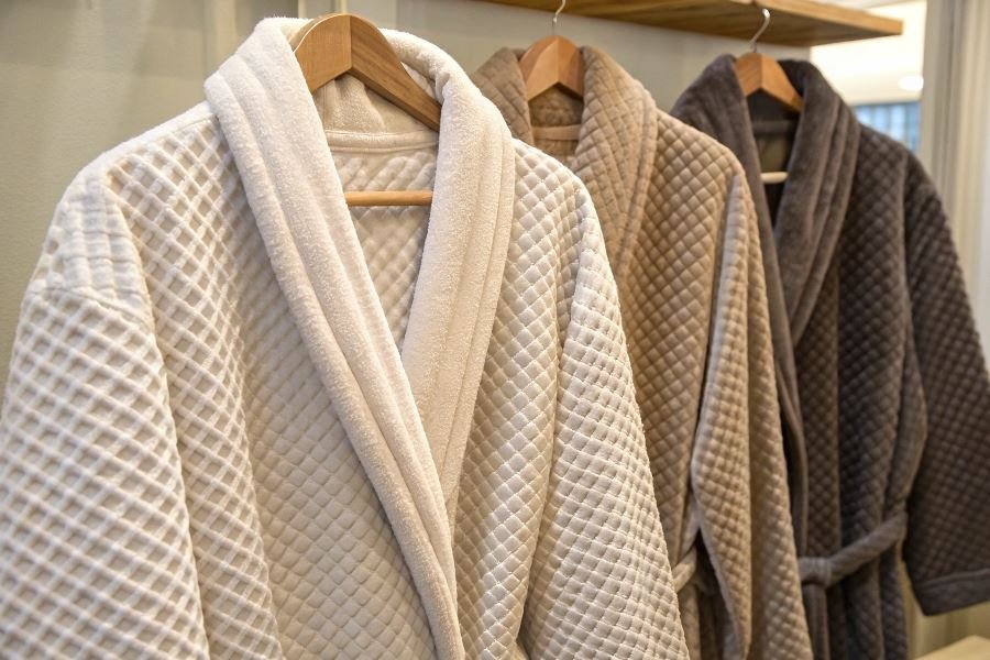 1318-quality-bathrobes-affordable-prices Топ-3 бюджетных мужских халатов: качество по доступной цене