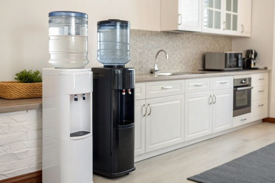 482-water-dispenser-table-or-floor-model Настольные или напольные диспенсеры: выбор для любого помещения