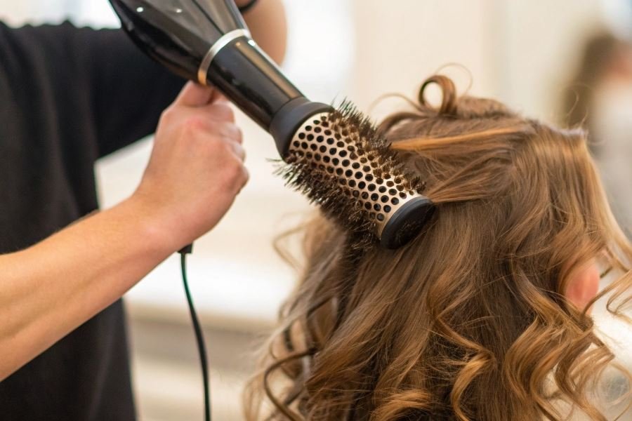 712-revolution-in-hair-styling-with-brush-dryer Топ-3 фен-щетки для создания максимального объема волос