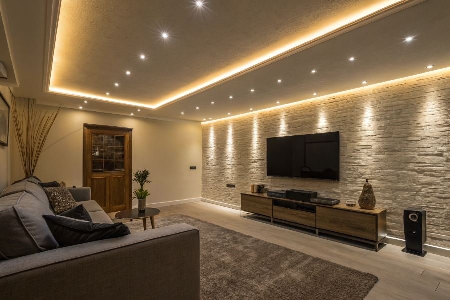 1032-led-lighting-transforms-modern-living-rooms Mehmonxona uchun zamonaviy LED yoritgich yechimlari