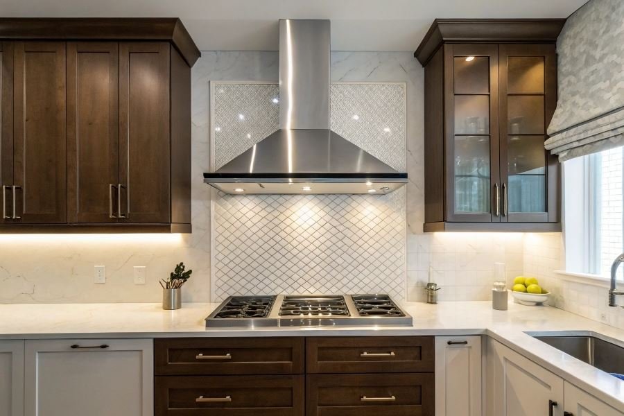 141-choosing-perfect-built-in-kitchen-hood Oshxona ventilyatorini tanlashning zamonaviy mezonlari