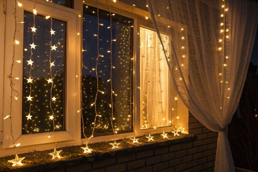 963-led-window-lights-selection-guide Derazalarni bezashda top 3 energiya tejamkor LED guldastalari